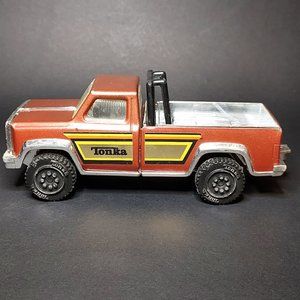Vintage metal 7" Tonka Truck